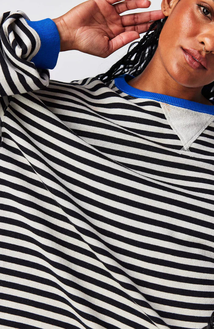 Mila Sweat Oversize – Bequemes Sweatshirt mit klassischen Streifen und Kontrastdetails