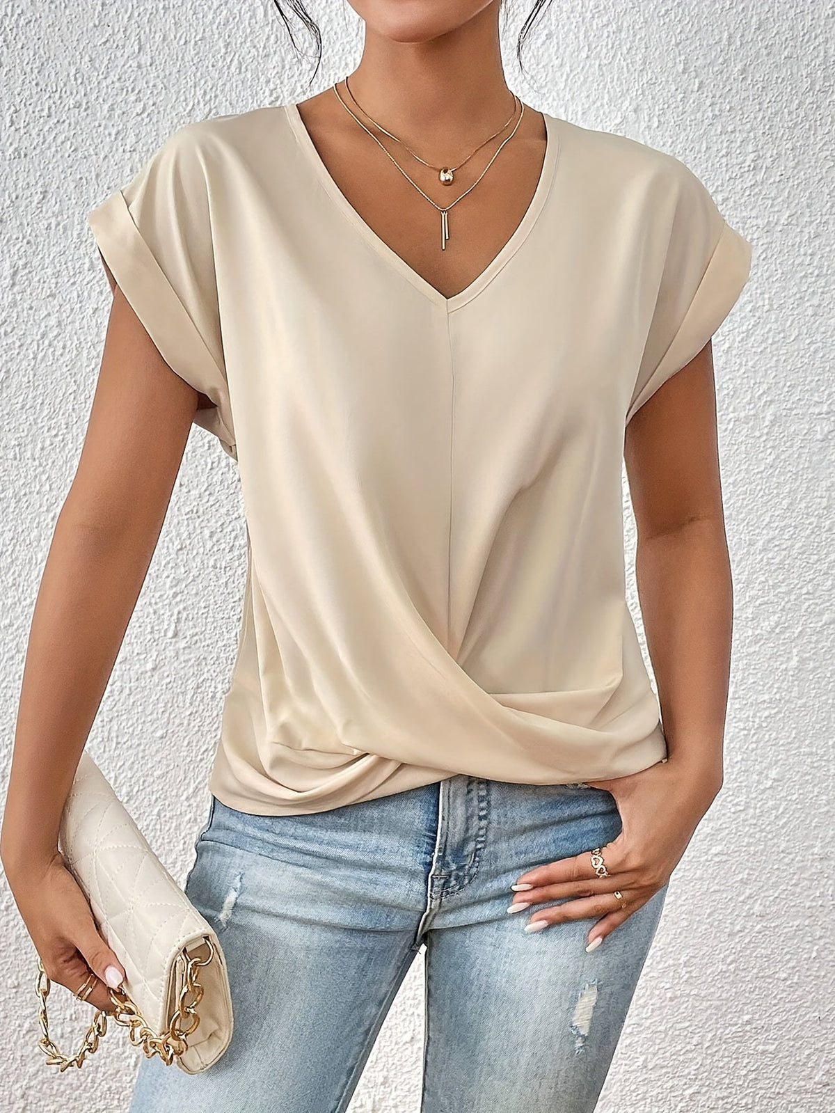 Yasmine Topp Dam – V-ringning med Knutdetalj, Elegant Drapering & Bekväm Passform