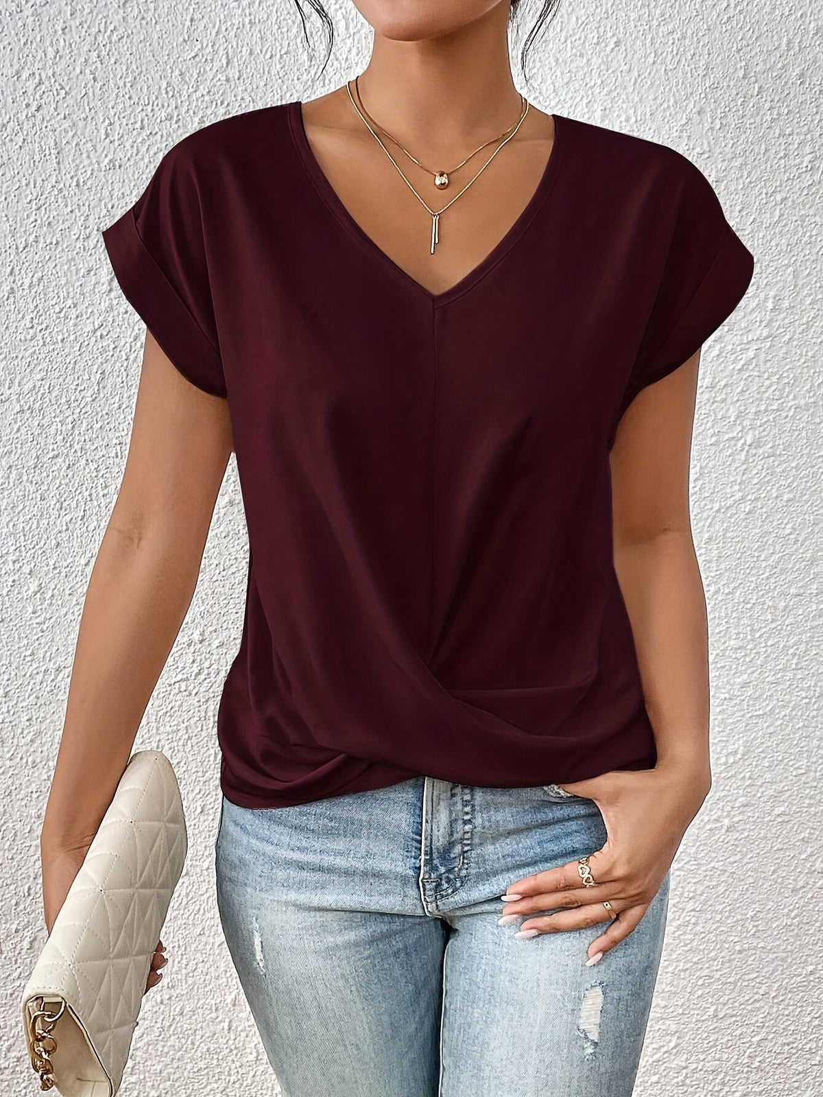 Yasmine Topp Dam – V-ringning med Knutdetalj, Elegant Drapering & Bekväm Passform