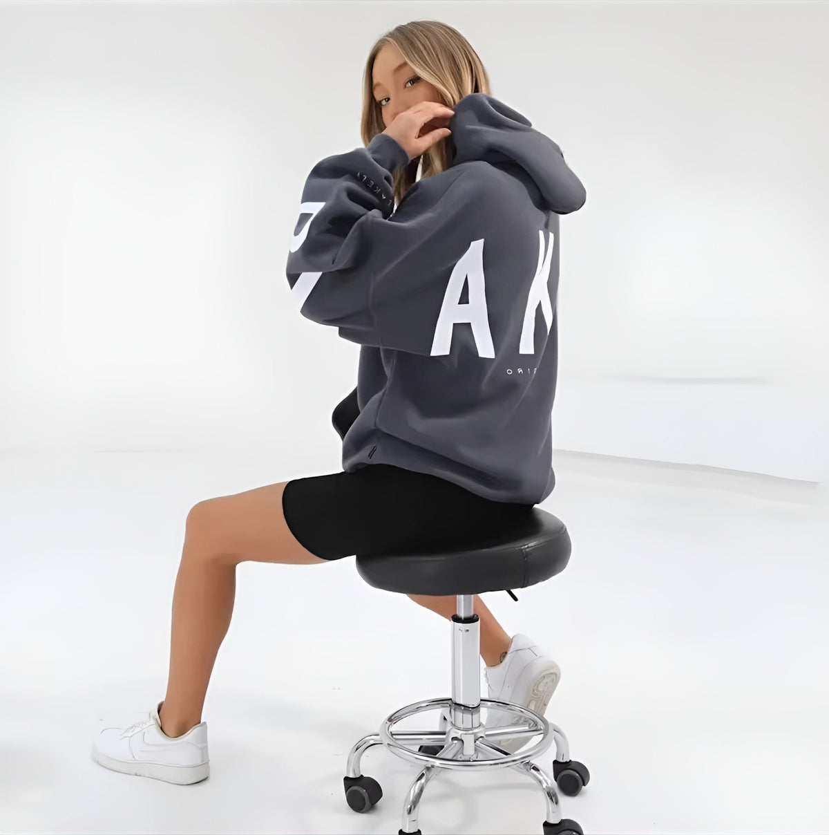 Ella Damen Hoodie – Oversize Warmer Hoodie mit Kängurutasche & Lässigem Stil