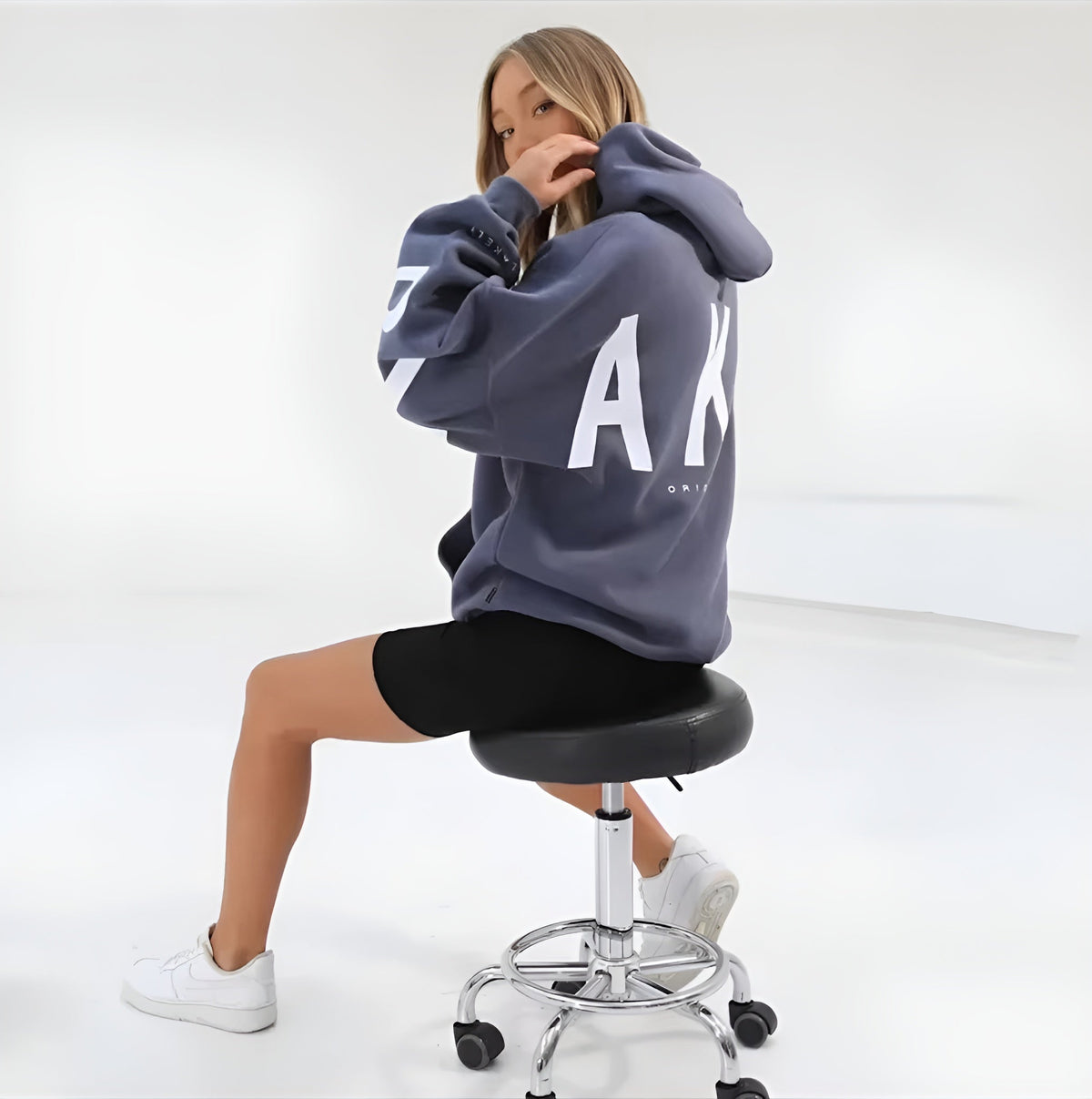 Ella Damen Hoodie – Oversize Warmer Hoodie mit Kängurutasche & Lässigem Stil