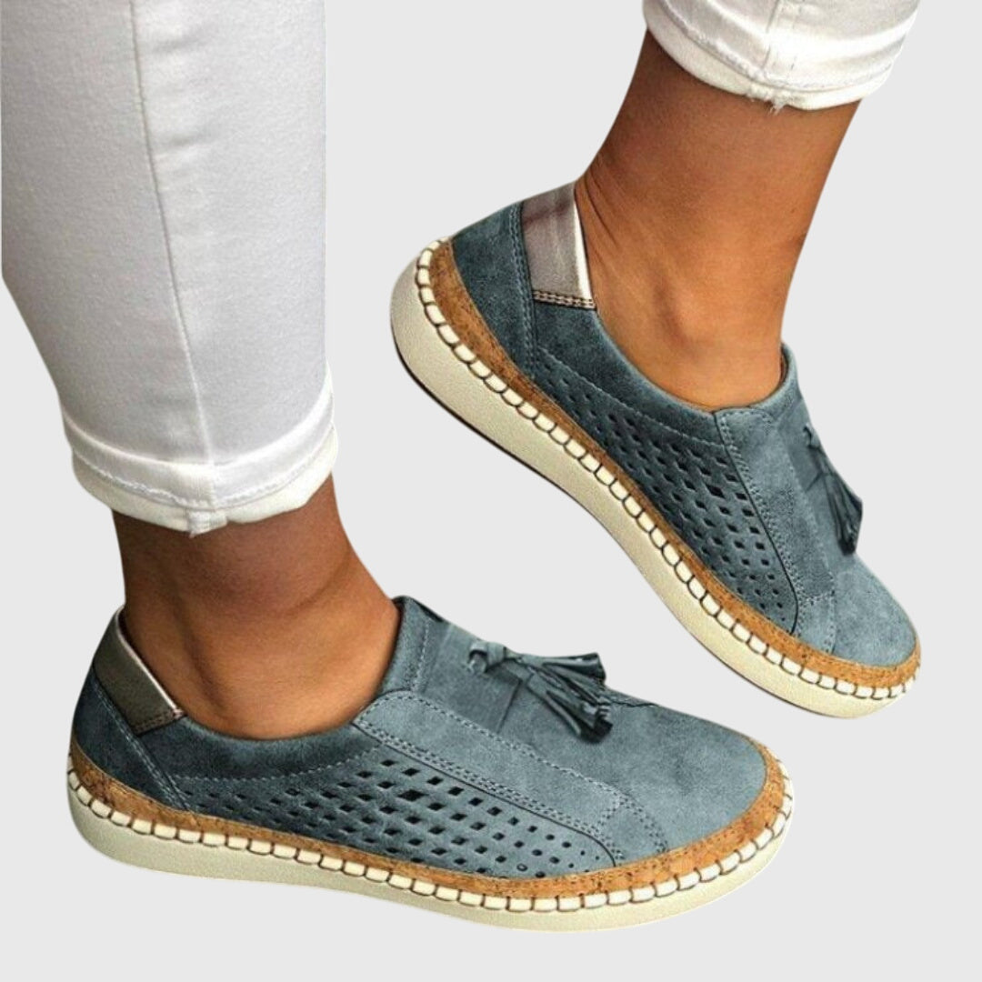 Maja slip-on skor i blått med kudddämpning och stabil sula
