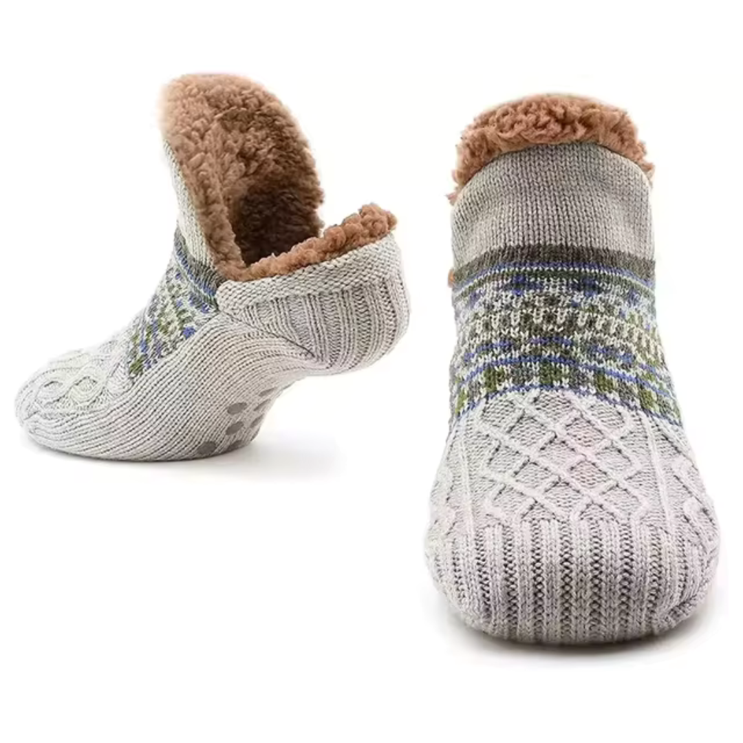 Fluffi mjuka fleecesockor i vitt med halkfri sula