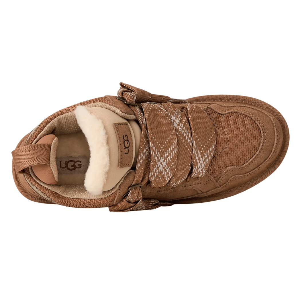 Soleil sneakers dam svart – vadderad skaftkant och logoflik närbild