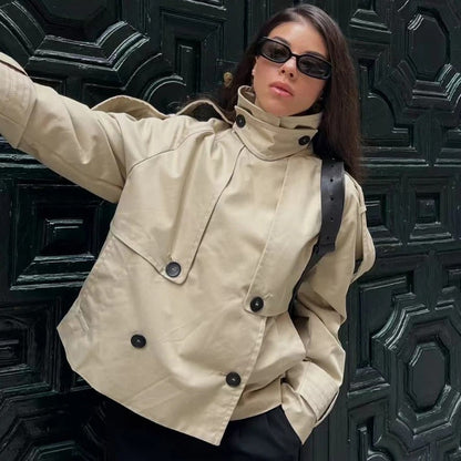 Alva dam trenchcoat i kaki med justerbart skärp – lång elegant passform