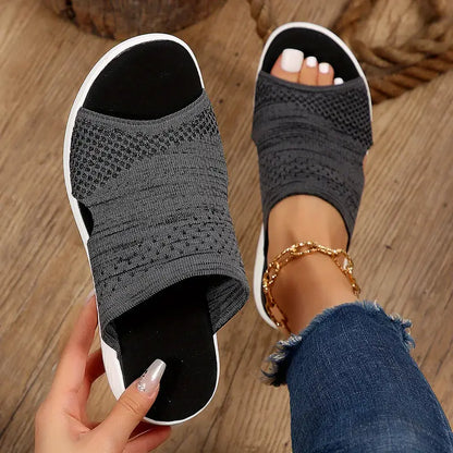 Soleil slides sedda från sidan – lätt och modern sommarsko för dam