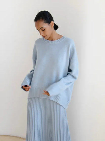 Elina rundhalströja visad i storlek Small, Medium och Large – damtröja i flera färger