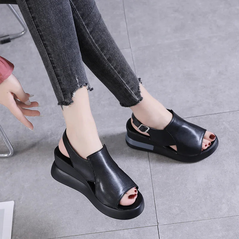 Frida svart ortopedisk sandal – detalj valvstöd