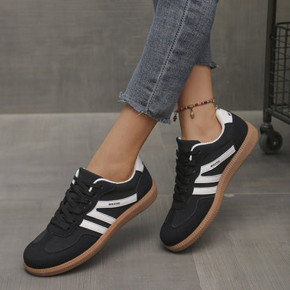 Närbild på stötdämpande innsula i Nora dam sneakers