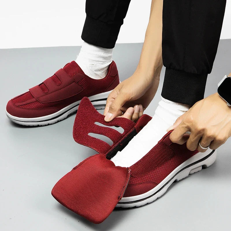 Valgora sneaker buren av person med svullna fötter