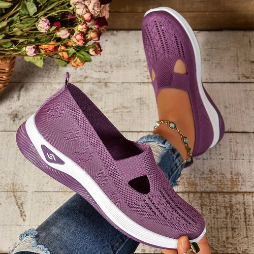 Solvei bekväma sneakers på fot – stilren och praktisk design