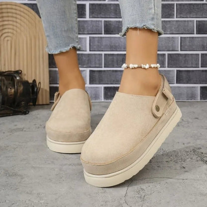 Stella dam plattform clogs i beige med justerbart hälband och sluten tå