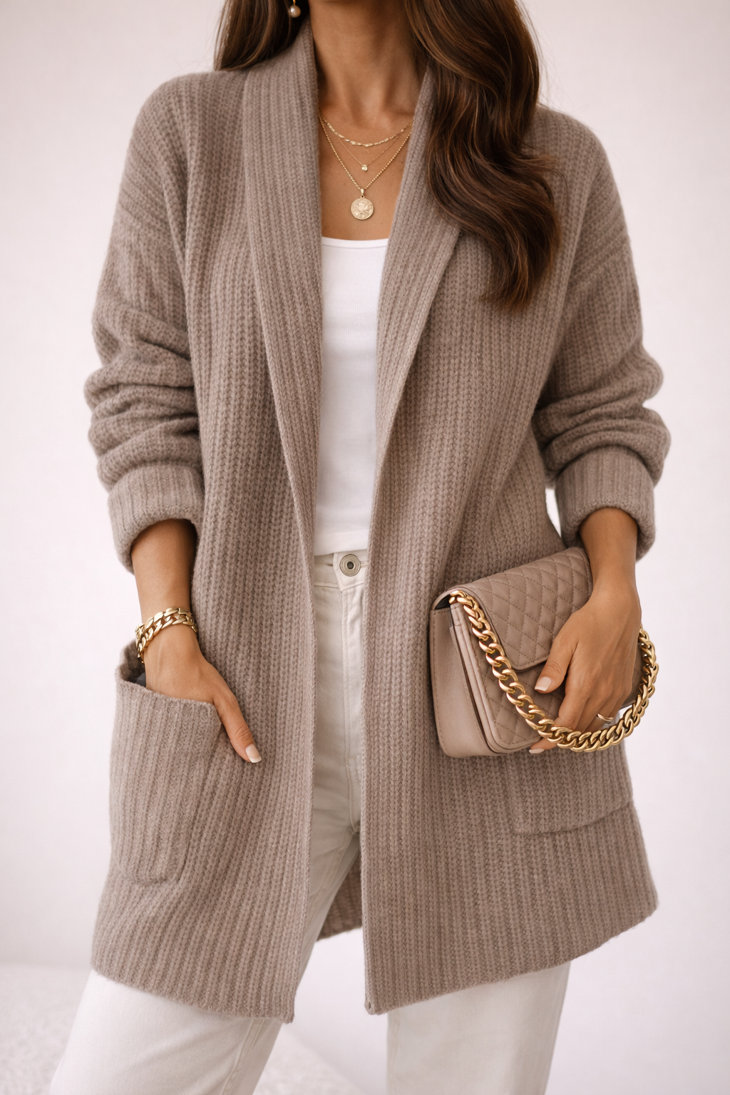 Dam i Stella ullblandad cardigan i camel – avslappnad passform och vaffelstickning