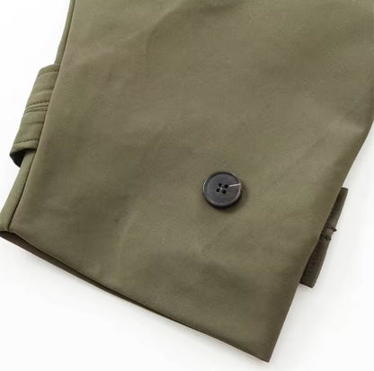 Velaria trenchcoat militärgrön – rörelsefrihet och komfort